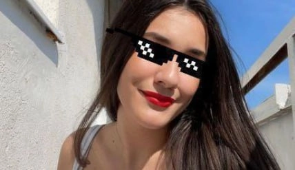 İsmi Feyza çok iyi fiziği var hatunun