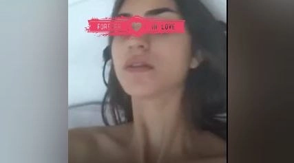 Yüzü açık pembe amcıklı hatun