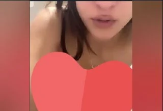 Lezbiyen kizlar show yapıyor ikisi de taş gibi