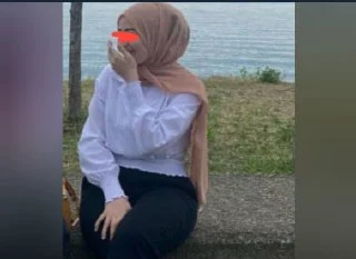 Türbanlı Esin