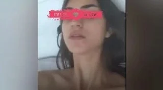 Yüzü açık pembe amcıklı hatun
